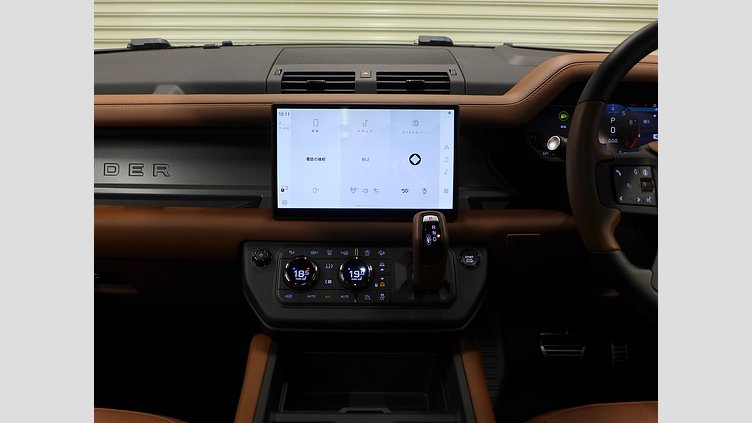 2025 認定中古車 Land Rover Defender 110 ペトラカッパー P635 ガソリンV8マイルドハイブリッド OCTA