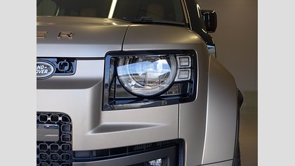 Defender 110 4