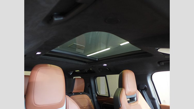 2025 認定中古車 Land Rover Defender 110 ペトラカッパー P635 ガソリンV8マイルドハイブリッド OCTA