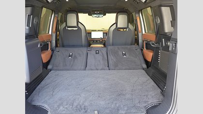 Defender 110 76