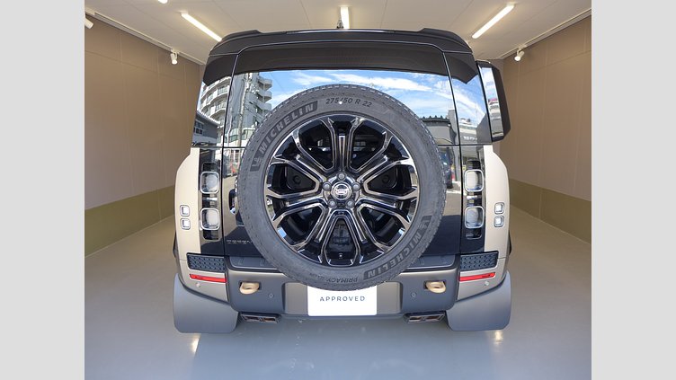 2025 認定中古車 Land Rover Defender 110 ペトラカッパー P635 ガソリンV8マイルドハイブリッド OCTA