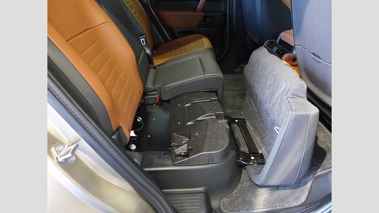 2025 認定中古車 Land Rover Defender 110 ペトラカッパー P635 ガソリンV8マイルドハイブリッド OCTA