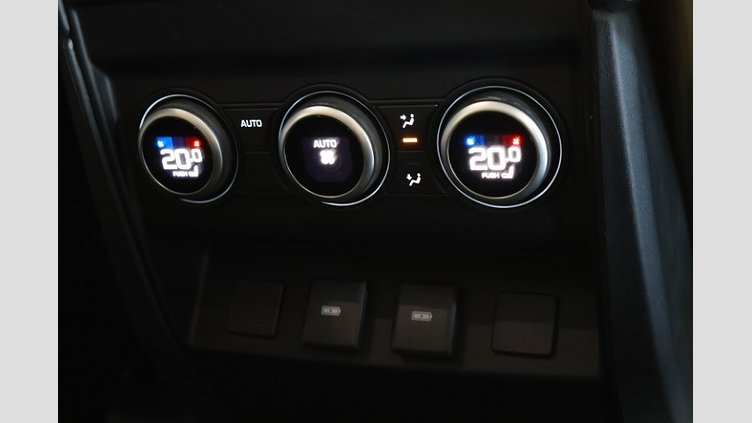 2023 認定中古車 Land Rover Defender 110 パンゲアグリーン D300 AWD（AT） X-DYNAMIC HSE