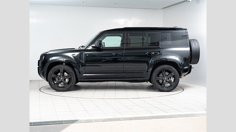 2025 認定中古車 Land Rover Defender 110 Santorini Black 3.0 litre i6D​ X-DYNAMIC HSE D350 エアサス　5人乗り