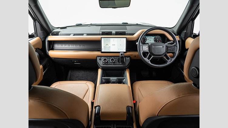 2025 認定中古車 Land Rover Defender 110 Santorini Black 3.0 litre i6D​ X-DYNAMIC HSE D350 エアサス　5人乗り