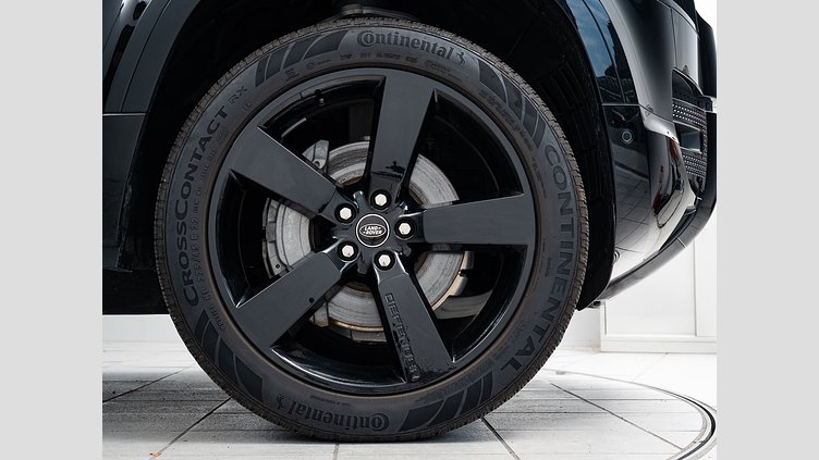 2025 認定中古車 Land Rover Defender 110 Santorini Black 3.0 litre i6D​ X-DYNAMIC HSE D350 エアサス　5人乗り