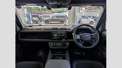 Defender 110 17