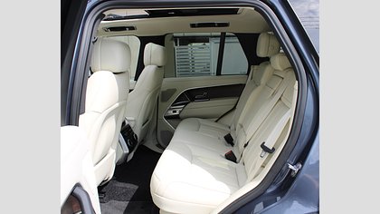 Range Rover 7