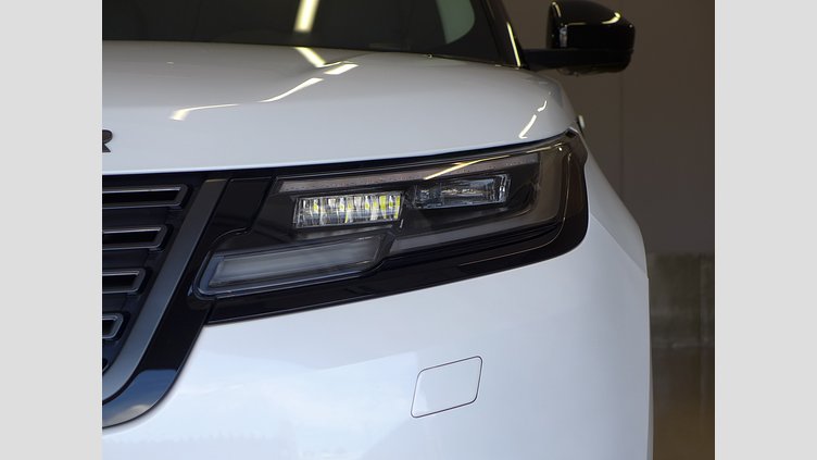 2024 認定中古車 Land Rover Range Rover Velar オストゥーニパールホワイト P400eプラグインハイブリッド（ガソリン） スタンダードホイールベース Dynamic SE