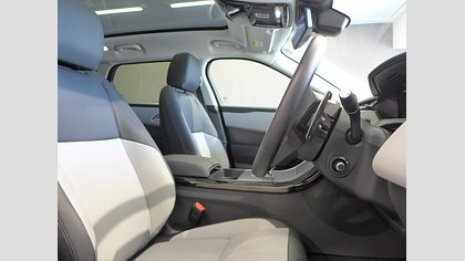 Range Rover Velar 17