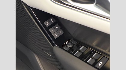 Range Rover Velar 12
