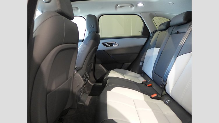 2024 認定中古車 Land Rover Range Rover Velar オストゥーニパールホワイト P400eプラグインハイブリッド（ガソリン） スタンダードホイールベース Dynamic SE