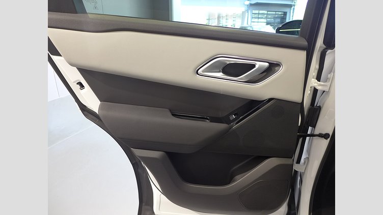 2024 認定中古車 Land Rover Range Rover Velar オストゥーニパールホワイト P400eプラグインハイブリッド（ガソリン） スタンダードホイールベース Dynamic SE