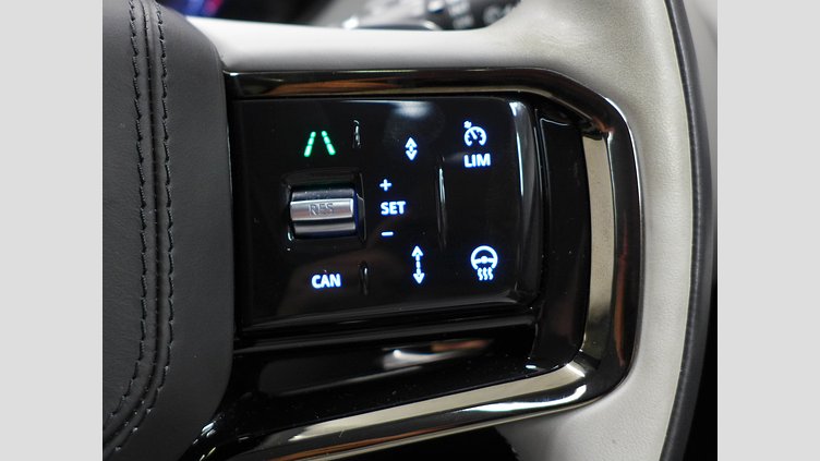 2024 認定中古車 Land Rover Range Rover Velar オストゥーニパールホワイト P400eプラグインハイブリッド（ガソリン） スタンダードホイールベース Dynamic SE