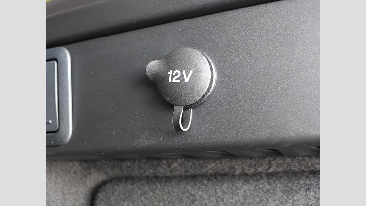 2024 認定中古車 Land Rover Range Rover Velar オストゥーニパールホワイト P400eプラグインハイブリッド（ガソリン） スタンダードホイールベース Dynamic SE