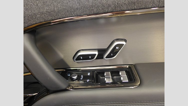 2025 認定中古車 Land Rover Range Rover Sport アイガーグレイ D300マイルドハイブリッド スタンダードホイールベース Dynamic SE