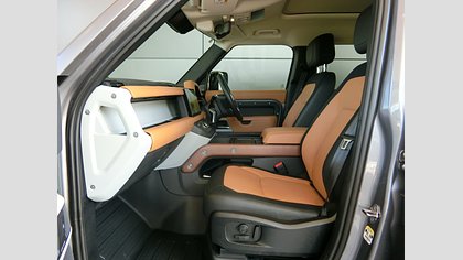 Defender 110 2