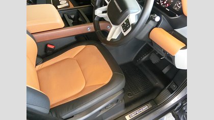 Defender 110 9