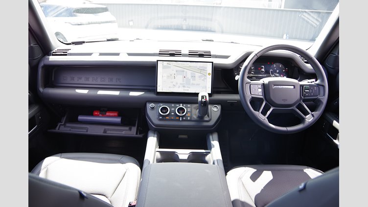 2025 認定中古車 Land Rover Defender 110 カルパチアングレイ D350 ディーゼルマイルドハイブリッド X-Dynamic SE