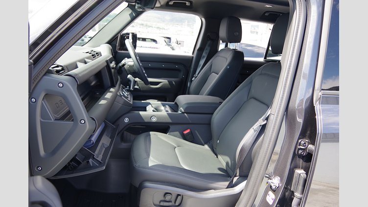 2025 認定中古車 Land Rover Defender 110 カルパチアングレイ D350 ディーゼルマイルドハイブリッド X-Dynamic SE