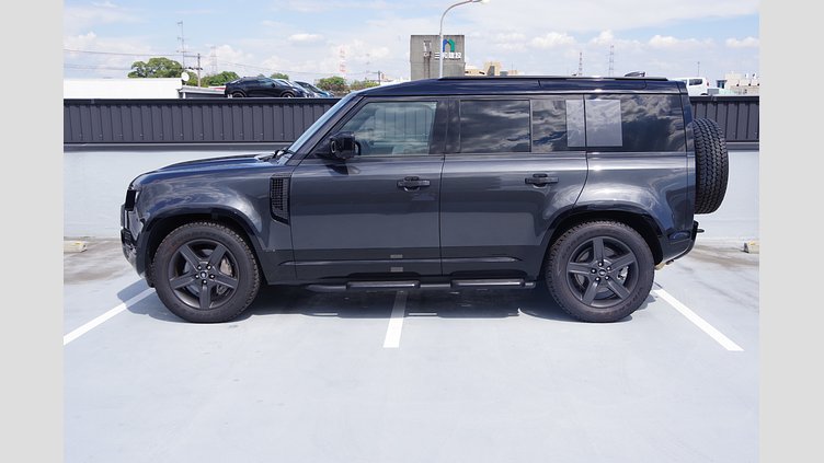 2025 認定中古車 Land Rover Defender 110 カルパチアングレイ D350 ディーゼルマイルドハイブリッド X-Dynamic SE