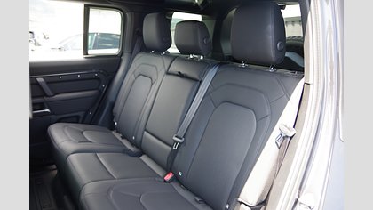 Defender 110 4