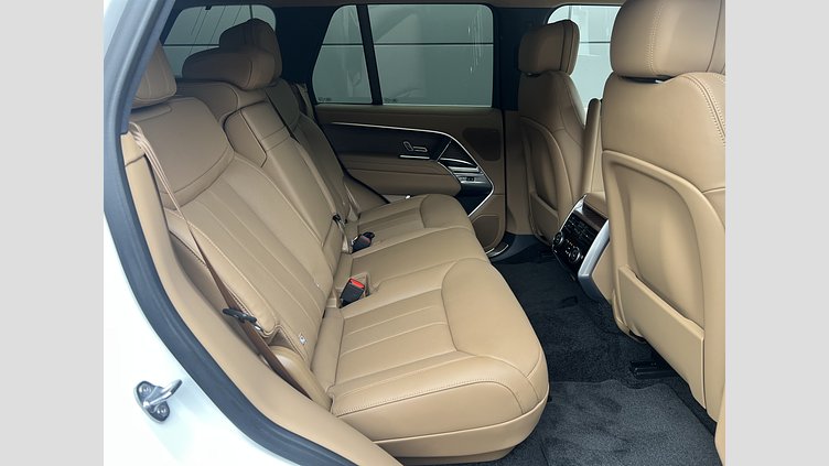 2025 認定中古車 Land Rover Range Rover Ostuni Pearl White 3.0 litre i6D​ SWB D350 SE