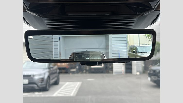 2025 認定中古車 Land Rover Range Rover Ostuni Pearl White 3.0 litre i6D​ SWB D350 SE