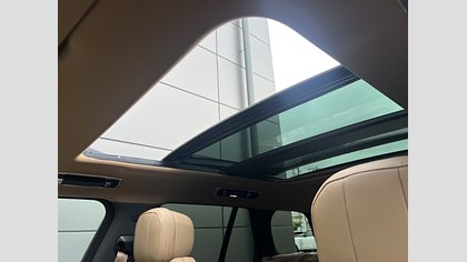 Range Rover 25