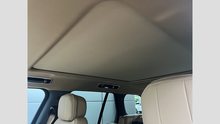 2025 認定中古車 Land Rover Range Rover Ostuni Pearl White 3.0 litre i6D​ SWB D350 SE