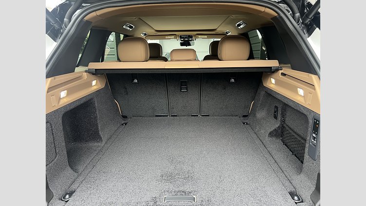 2025 認定中古車 Land Rover Range Rover Ostuni Pearl White 3.0 litre i6D​ SWB D350 SE