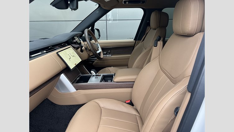 2025 認定中古車 Land Rover Range Rover Ostuni Pearl White 3.0 litre i6D​ SWB D350 SE