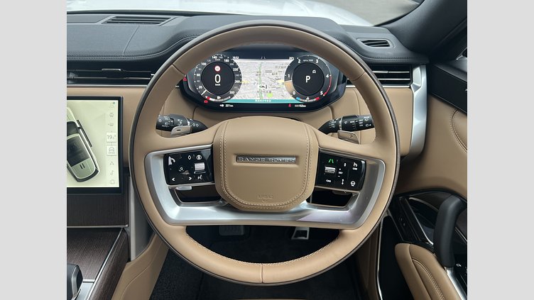 2025 認定中古車 Land Rover Range Rover Ostuni Pearl White 3.0 litre i6D​ SWB D350 SE