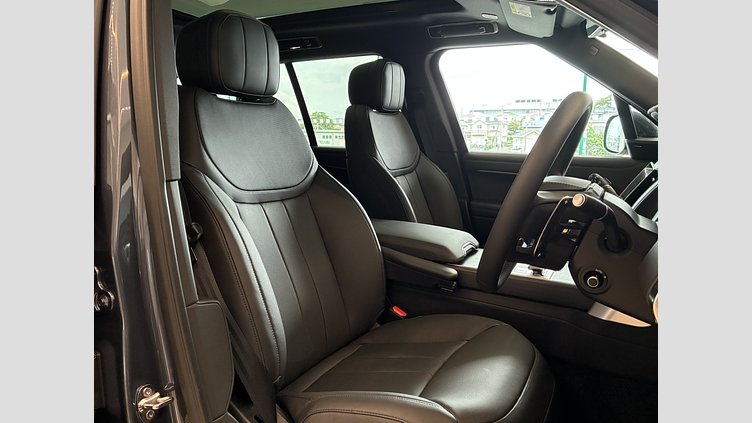 2025 認定中古車 Land Rover Range Rover ヴァレジネブルー D350 AWD MHEV（AT） スタンダードホイールベース SE