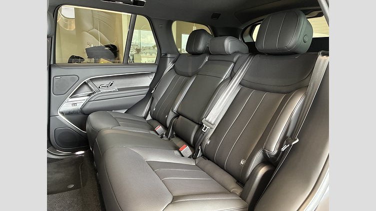 2025 認定中古車 Land Rover Range Rover ヴァレジネブルー D350 AWD MHEV（AT） スタンダードホイールベース SE