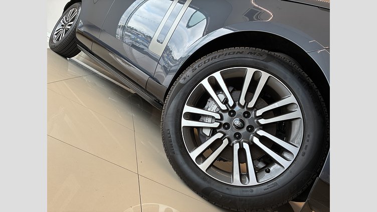 2025 認定中古車 Land Rover Range Rover ヴァレジネブルー D350 AWD MHEV（AT） スタンダードホイールベース SE