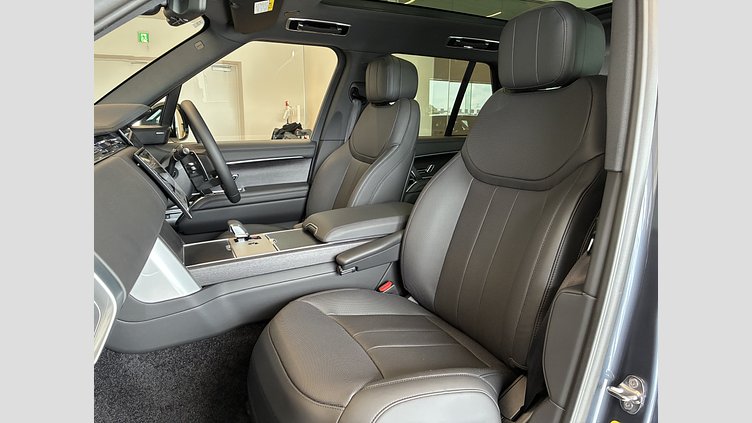 2025 認定中古車 Land Rover Range Rover ヴァレジネブルー D350 AWD MHEV（AT） スタンダードホイールベース SE