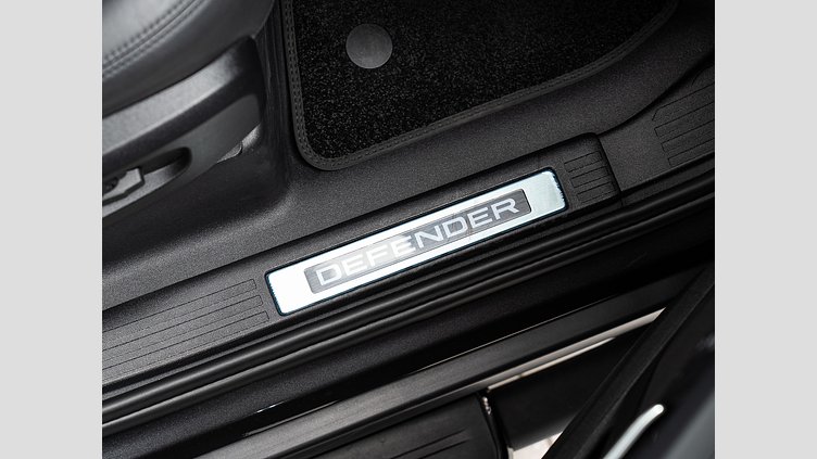 2025 認定中古車 Land Rover Defender 110 カルパチアングレイ D350 ディーゼルマイルドハイブリッド X-DYNAMIC HSE D350 エアサスペンション