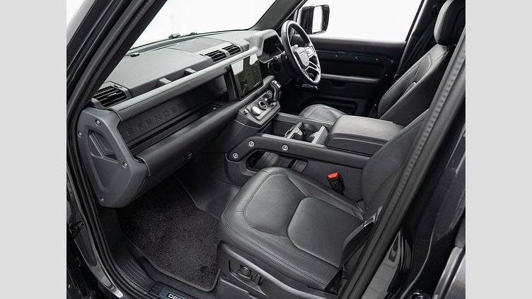 2025 認定中古車 Land Rover Defender 110 カルパチアングレイ D350 ディーゼルマイルドハイブリッド X-DYNAMIC HSE D350 エアサスペンション