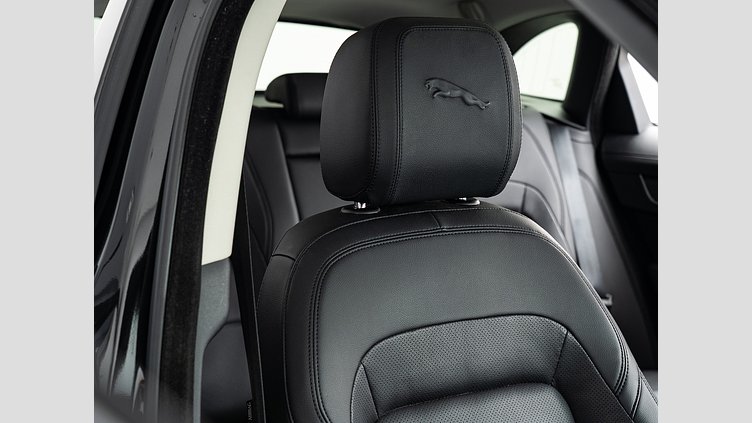 2022 認定中古車 Jaguar F-Pace サントリーニブラック D200 AWD（オートマチック）MHEV S　D200