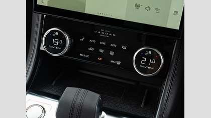 F-Pace 23