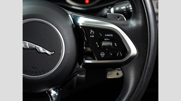 2022 認定中古車 Jaguar F-Pace サントリーニブラック D200 AWD（オートマチック）MHEV S　D200