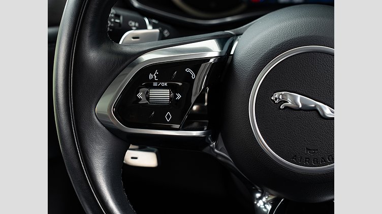 2022 認定中古車 Jaguar F-Pace サントリーニブラック D200 AWD（オートマチック）MHEV S　D200