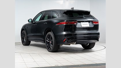 F-Pace 1