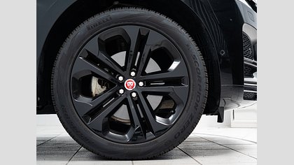 F-Pace 8