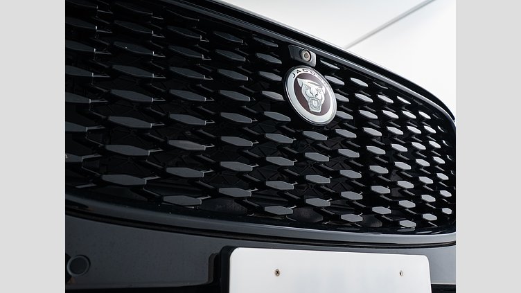 2022 認定中古車 Jaguar F-Pace サントリーニブラック D200 AWD（オートマチック）MHEV S　D200