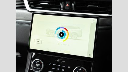 F-Pace 32