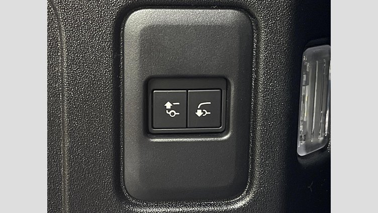 2025 認定中古車 Land Rover Defender 110 フジホワイト D350 ディーゼルマイルドハイブリッド S