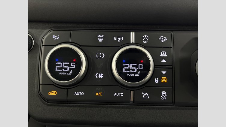 2025 認定中古車 Land Rover Defender 110 フジホワイト D350 ディーゼルマイルドハイブリッド S