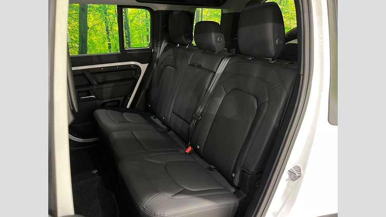2025 認定中古車 Land Rover Defender 110 フジホワイト D350 ディーゼルマイルドハイブリッド S